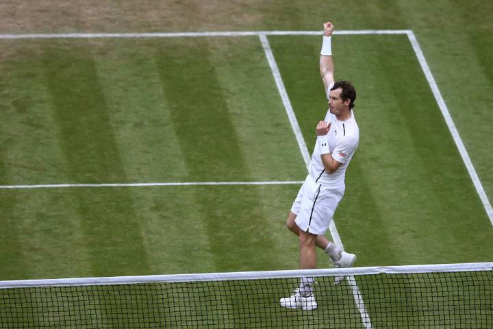 Murray reaches ninth straight Wimbledon quarter-final