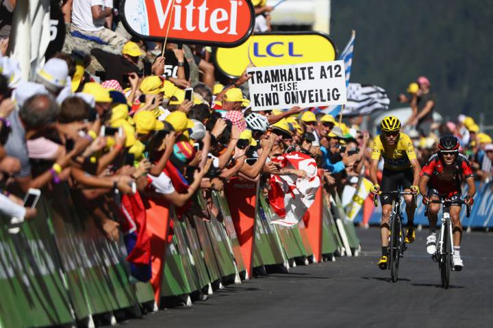 Froome tightens grip on third Tour de France triumph