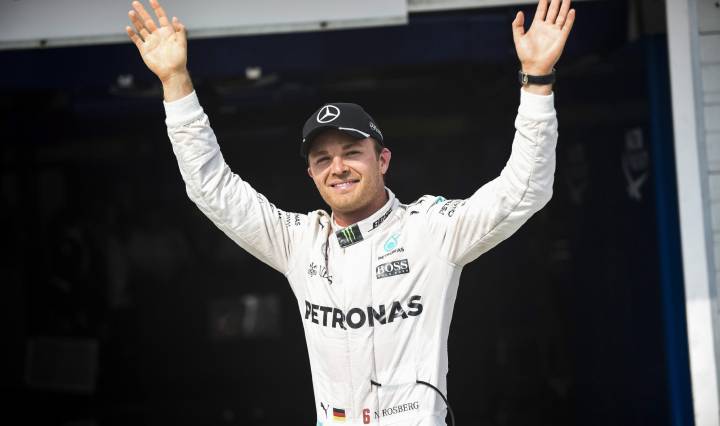 Rosberg beats Hamilton to pole in chaotic qualifying