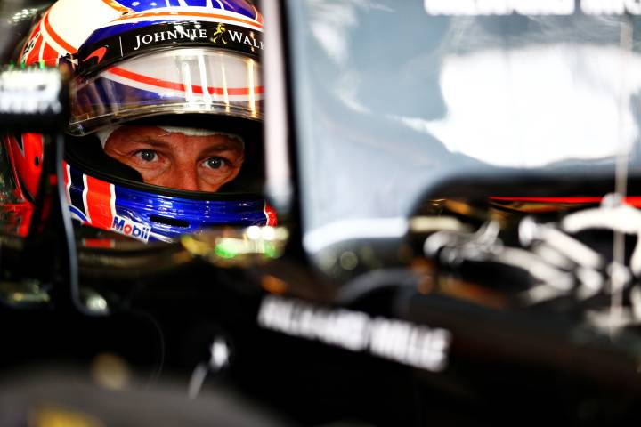 Button: Briton hits out at drive-through penalty in Hungary
