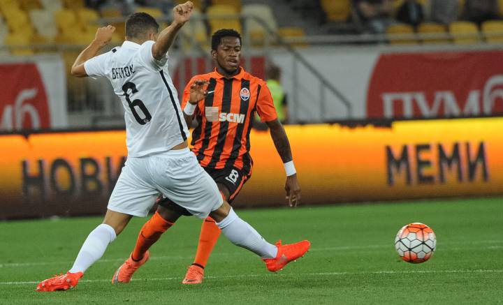 Ajax held but Shakhtar brush Young Boys aside
