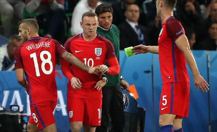 Rooney critical of Hodgson over England Euro 2016 woe