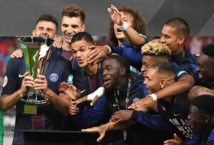 Unai Emery collects first piece of silverware with PSG