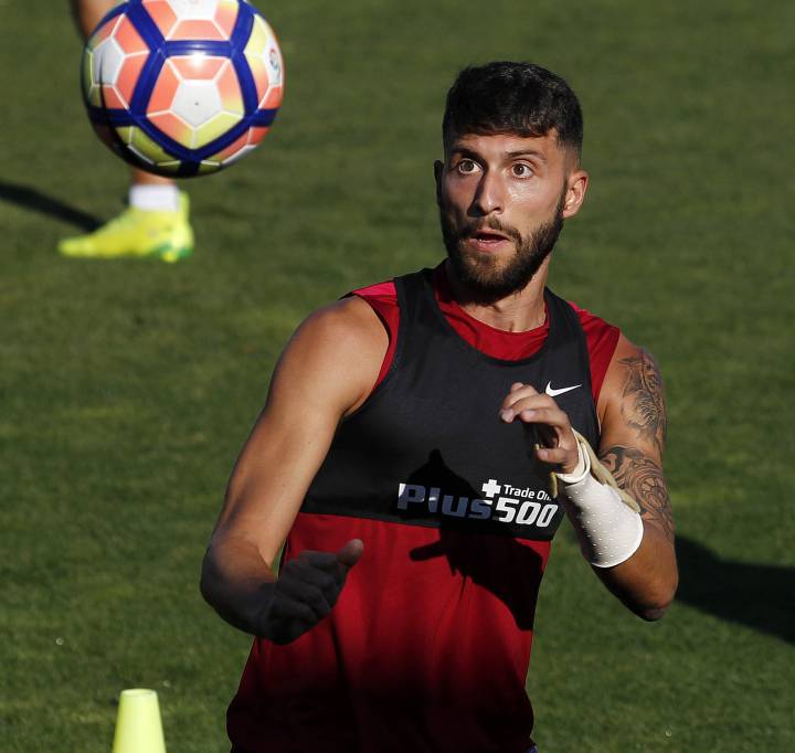 Borja Bastón: Swansea City close to club-record deal for striker