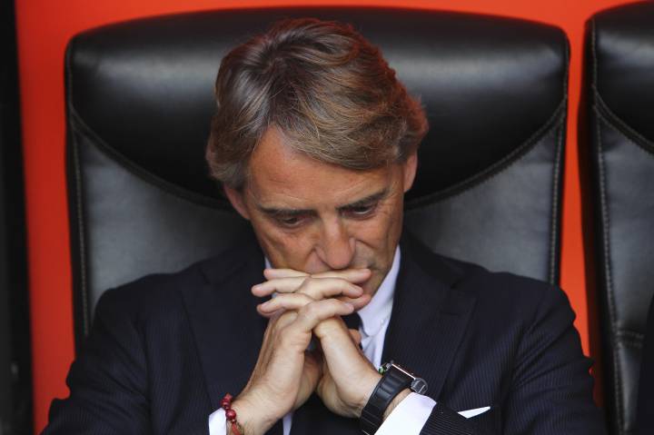 Mancini out at Inter as Frank De Boer steps in