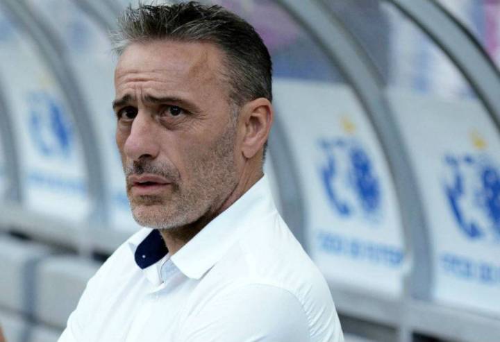 Olympiacos contract Bento after Víctor Sánchez sacked