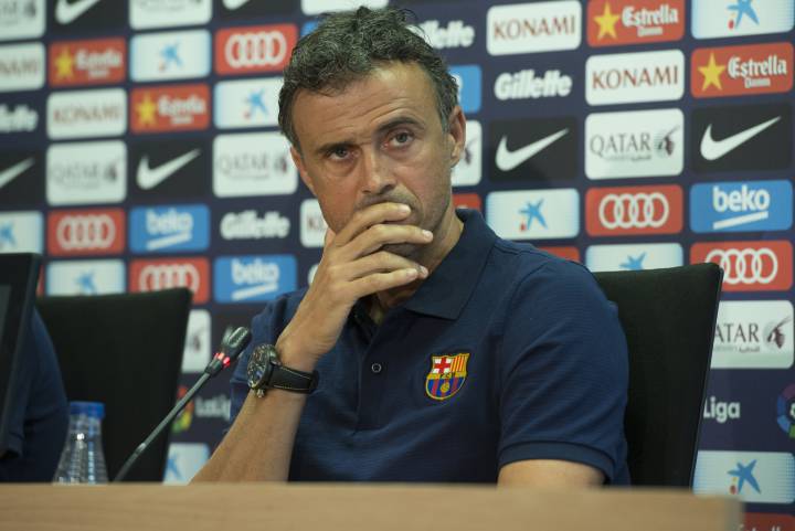 Kaptoum, Douglas in Barça's depleted squad for Betis
