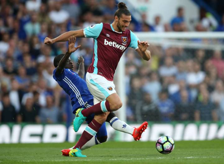 Knee trouble keeps Andy Carroll grounded