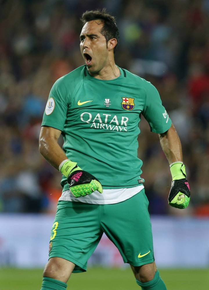 Claudio Bravo joins Man City as Hart's replacement