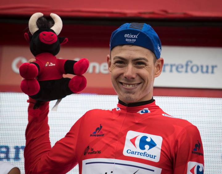 De la Cruz takes stage 9 and pulls on the red jersey