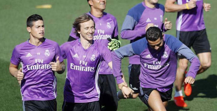 Real Madrid round-up: Villarreal, Club World Cup, Silva, Mourinho