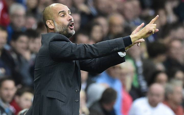 City make it 10 out of 10 under Pep, Utd win without Rooney