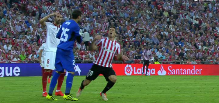 Sirigu lashes out at Aduriz and gets sent off