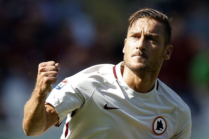 Totti reaches 250-goal mark in Serie A