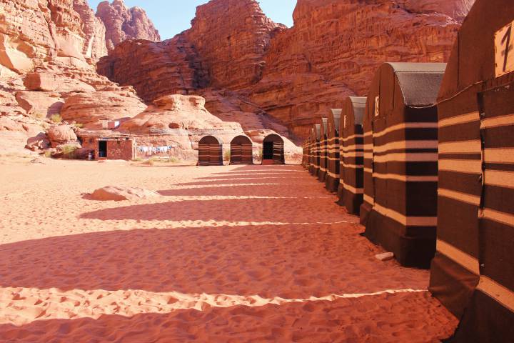 Qatar to build 'Bedouin desert camps' for World Cup fans