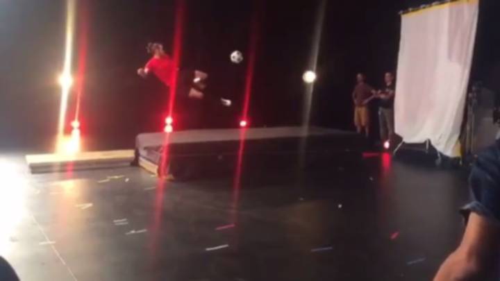 Gareth Bale tries to recreate Nacho's wonder goal!