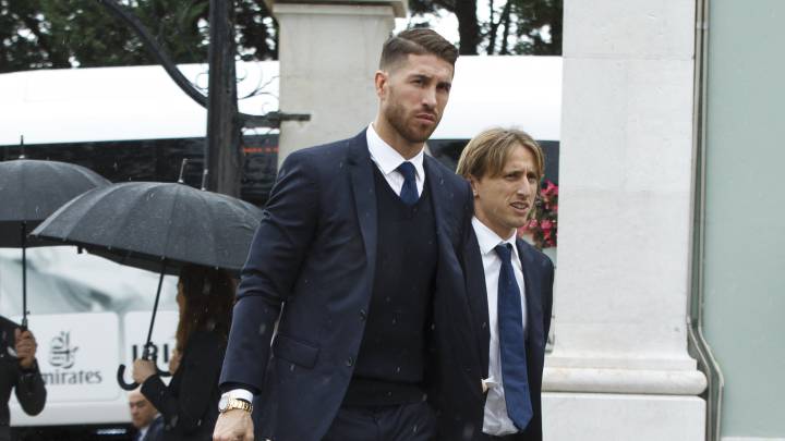 Sergio Ramosand Luka Modric land in Lisbon