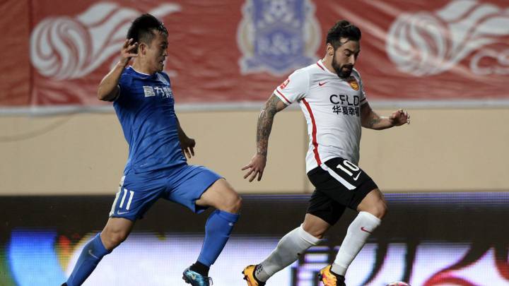 Chinese football spending tops $1bn in 2016 amid "bubble" warning