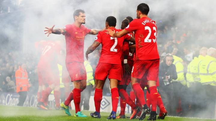 Sadio Mane of Liverpool (19) celebrates with team mates