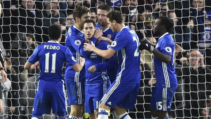 Record breaking Chelsea march on as Zlatan bags 17th for United