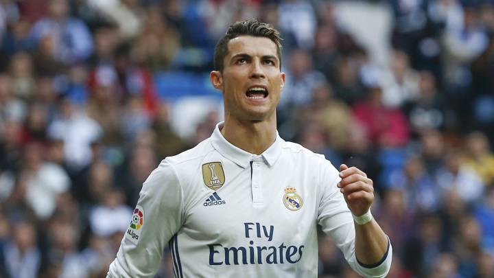 "Cristiano Ronaldo prefers playing out on the wing," admits Zidane