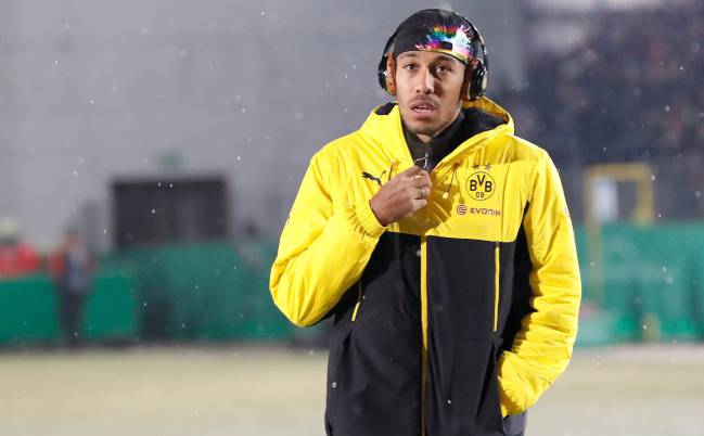 Pierre-Emerick Aubameyang's Borussia Dortmund before the DFB Pokal game against Lotte that was subsequently suspended.