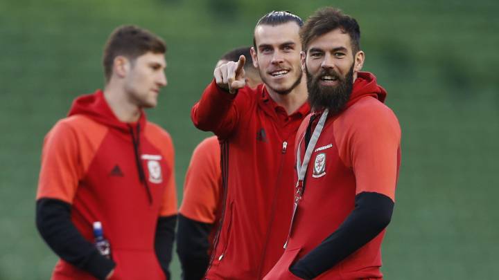 Wales' Gareth Bale and Joe Ledley before the match