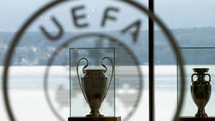 UEFA has anounced that it will take human rights records in to account when it chooses between Germany and Turkey for the right to host Euro 2024.