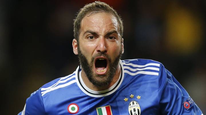 Juventus' Gonzalo Higuain celebrates scoring their first goal