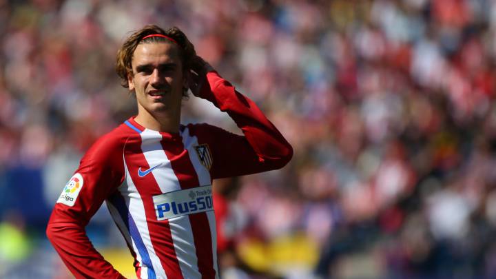 Atlético Madrid v Real Madrid team news | Simeone opts to play a three-man defence with Giménez, Godin, Savic. Zidane replaces Carvajal with Danilo.