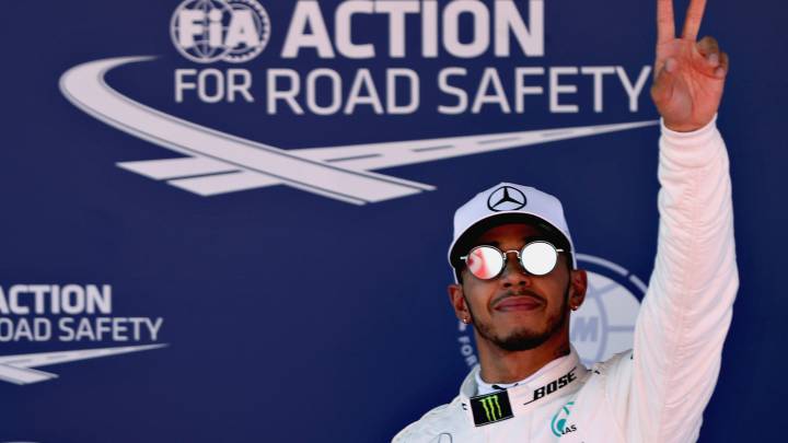 Lewis Hamilton edges Vettel to take pole in Barcelona