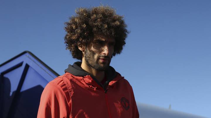 José Mourinho has opted for Fellaini in midfield and Mata instead of Lingard, while Ajax line up as expected, with Dolberg flanked by Traoré and Younes.