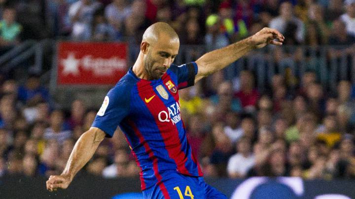 Paco Alcácer starts for Barça in the absence of Suárez, while Mascherano is fit to return. Marcos Llorente and Theo Hernández both play for Alavés.