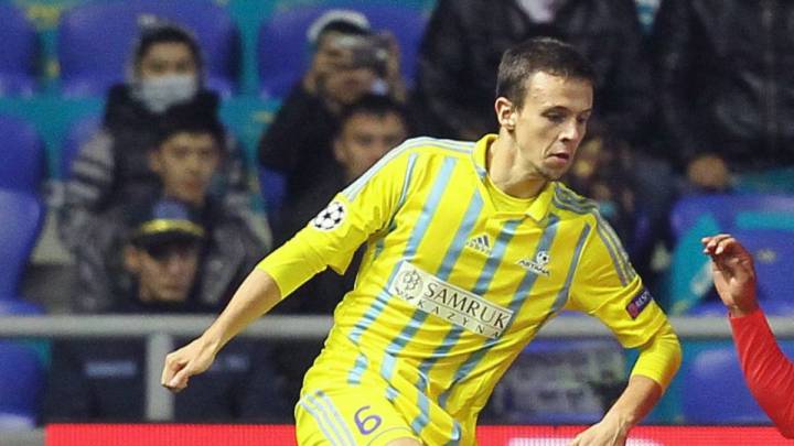 Maksimovic: Valencia confirm signing of Serbian midfielder