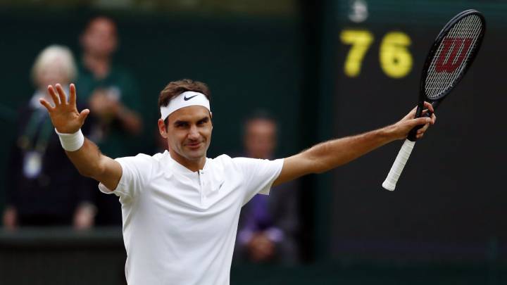 Federer and Djokovic through at Wimbledon