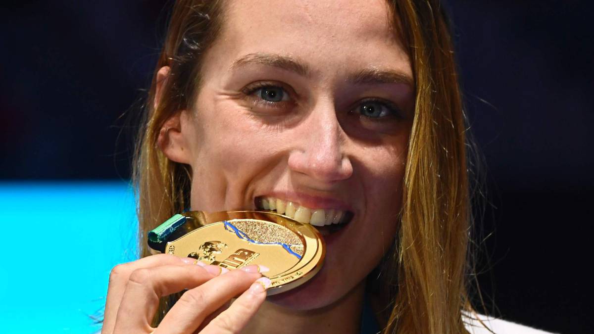 Mireia Belmonte on top of the world after clinching gold