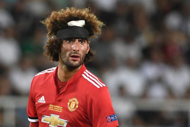 Manchester United's Belgian midfielder Marouane Fellaini