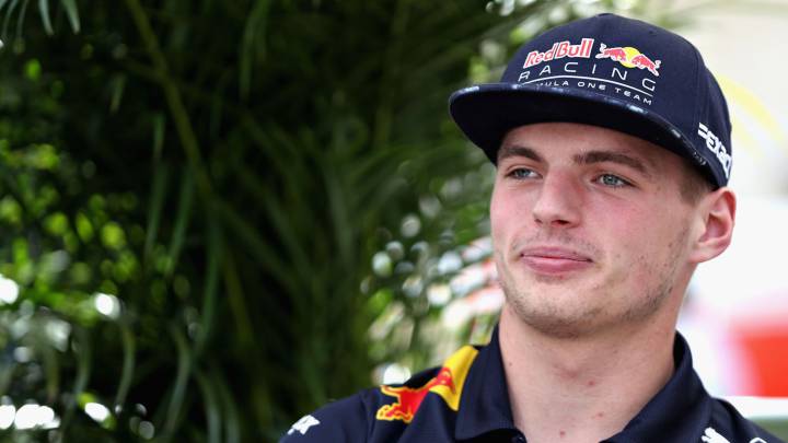 Max Verstappen signs contract extension with Red Bull