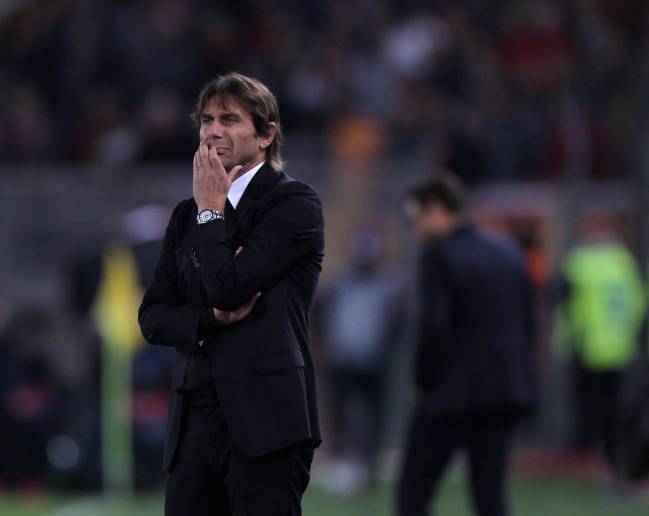 Chelsea FC head coach Antonio Conte has a lot of thinking to do.