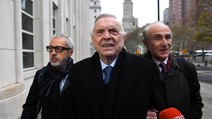 Fifa corruption: Ethics Committee bans three former officials for life
