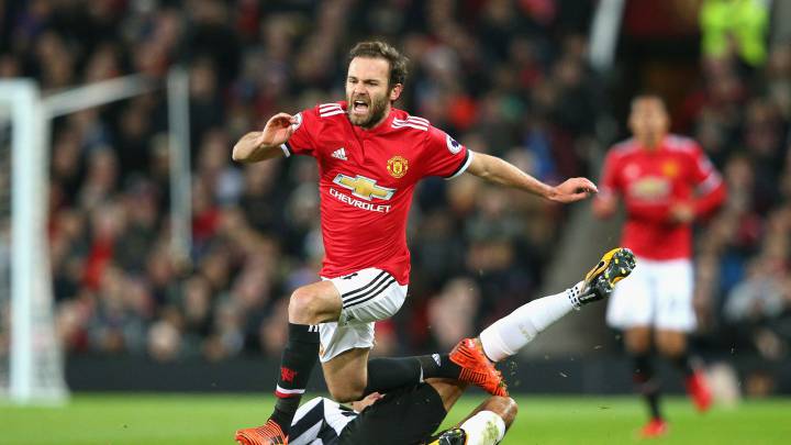 Mata wants to match Giggs, play into 40s