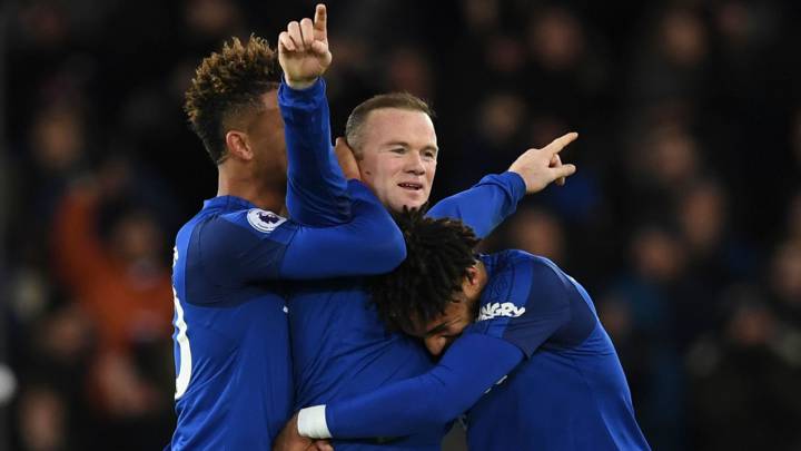 Rooney shows no mercy to Moyes as Everton rise again