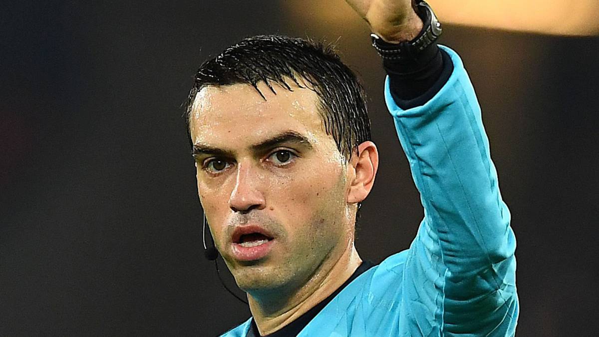 Referee: 'I was wrong to give Switzerland a penalty versus Northern Ireland'