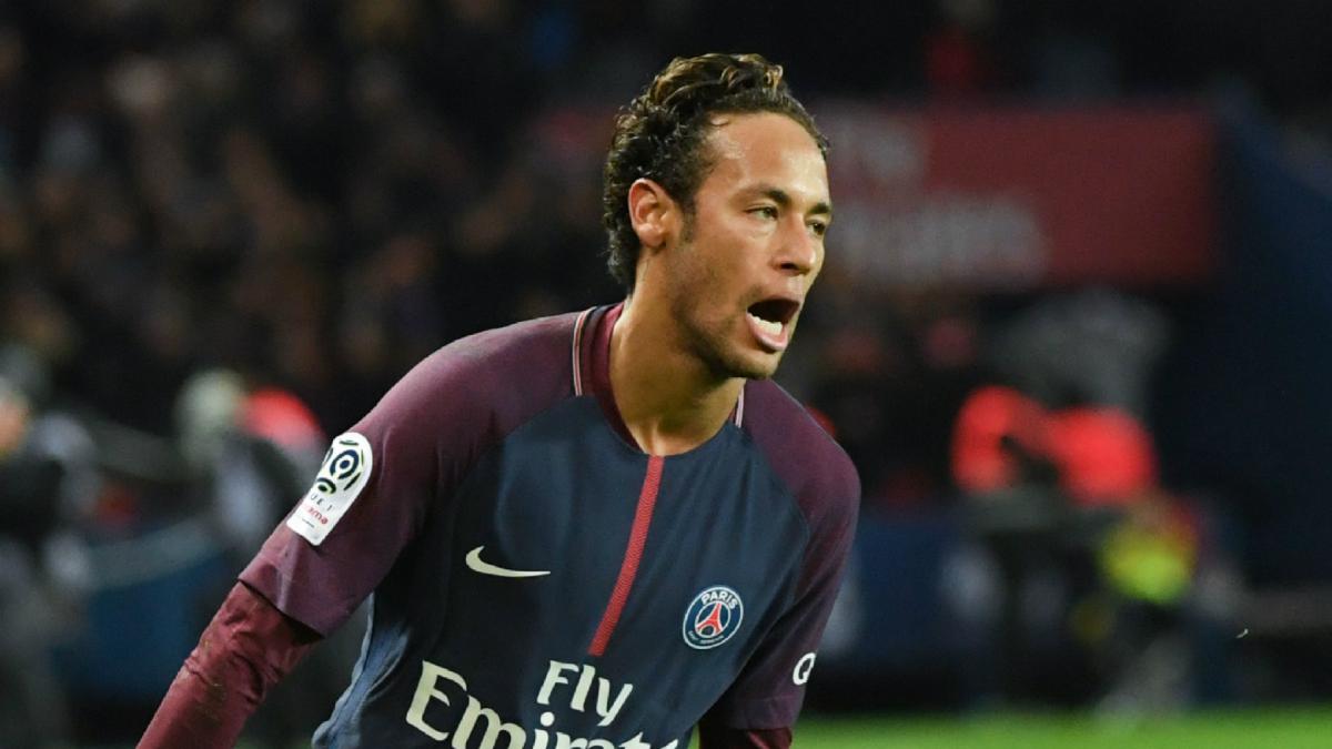 Neymar not angered by PSG whistles - Silva