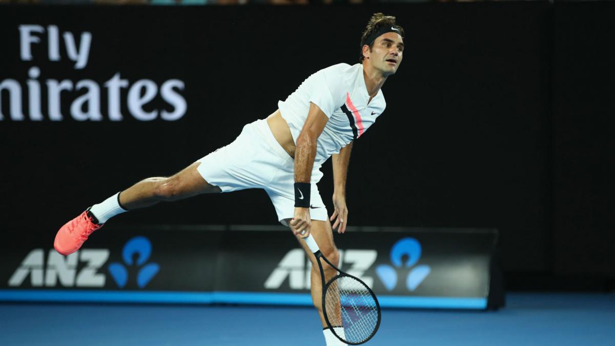 Australian Open: Roger Federer eases past Jan-Lennard Struff