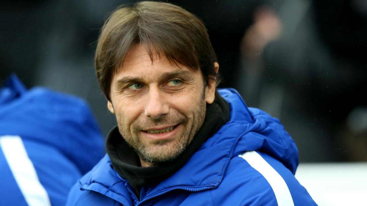 Conte given United shirt signed by Mourinho in bizarre stunt