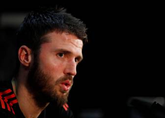 Manchester United midfielder Carrick to retire