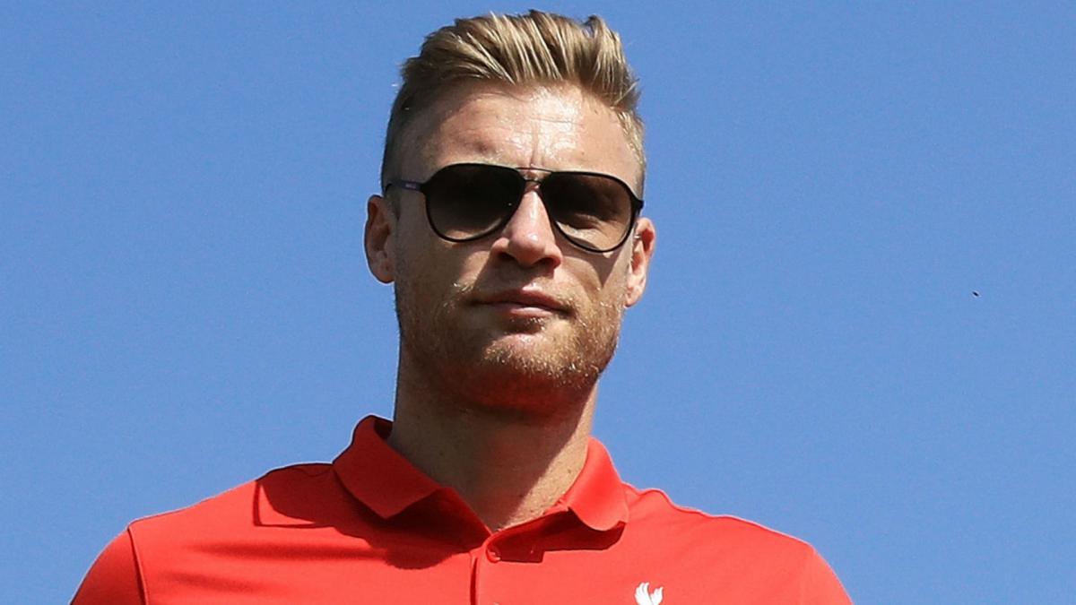 Flintoff buys £100,000 car, struggles to fit inside