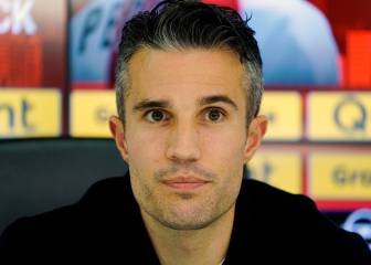 Van Persie ponders football future despite cup success