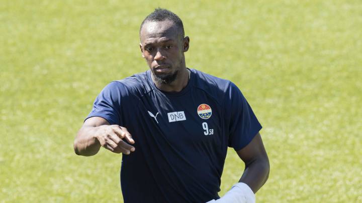 Sprinter Bolt trains at Norwegian club Stromsgodset
